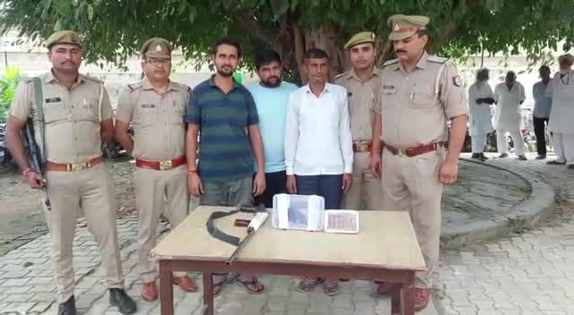 सरस्वती विहार: चैकिंग के दौरान 3 अभियुक्त अवैध शस्त्रों के साथ गिरफ्तार, कब्ज़े से नाजायज़ ( बंदूक , पिस्टल और कारतूस मिले) #amrohapolice