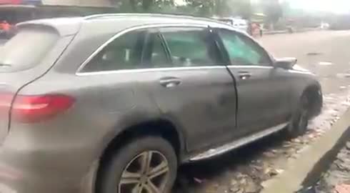 बिग ब्रेकिंग 
टाटा ग्रुप के पूर्व चेयरमैन साइरस मिस्त्री का मुंबई के पास सड़क हादसे में निधन। #vedantsamachar