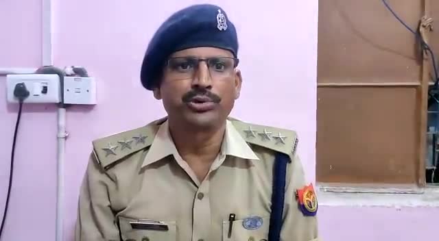 थाना हरैया के पचपकडी में मन्द बुद्धि व्यक्ति को चोर समझ पेड़ से बांधने की घटना पर सीओ ललिया की बाइट#मन्द बुद्धि #चोर#जांच