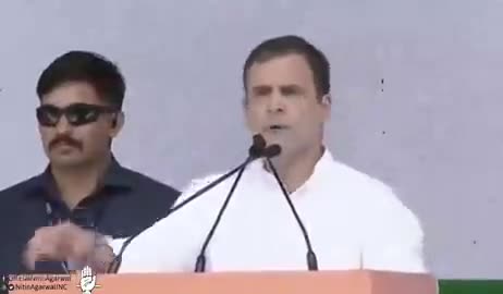 महंगाई की बढ़ती जा रही है मार,
आम आदमी हुआ बेबस और लाचार।
श्री Rahul Gandhi  जी 

#महंगाई_पर_हल्ला_बोल_रैली