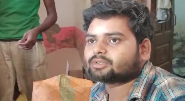 इनसे मिलए यह है कोटेदार जद्दापुर जिनका।कहना है कि स्टॉक रजिस्टर गोदाम पर रखते है #स्टॉक रजिस्टर#गोदाम#पूर्ति निरीक्षक