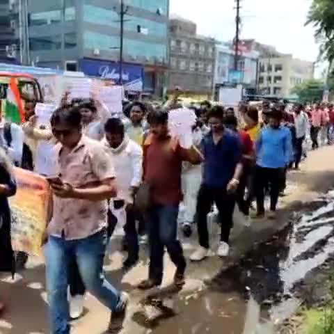 51000 वर्ग-3 शिक्षक भर्ती को लेकर भोपाल मे युवाओ द्वारा किया गया आदोलन

#51000_MPTET_VARG_3