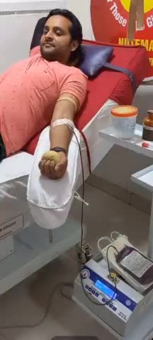 #DONATE_BLOOD_SAVE_LIFE
#REALHERO  छोटे भाई #सोनू ठाकुर  B + द्वारा 
 जरूरतमन्द  मरीज के लिए हमारे निवेदन पर   ब्लड बैंक #बुलन्दशहर  में पहुँचकर रक्तदान किया।।