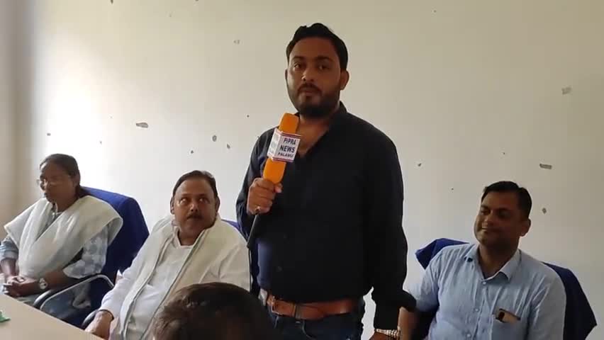 हुसैनाबाद-हरिहरगंज के विधायक कमलेश सिंह से पत्रकार ने पूछे तीखे सवाल। #piprapalamu #hariharganj #mlapalamu #daltonganj