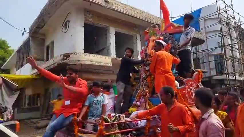 फतेेहपुर: #गणपति विसर्जन महोत्सव पर कस्बे भर में देखी श्रद्धालुओं की भरमार मुंशीगंज से पटेल चौराहा होकर  महादेव ताल पे संपन्न हुई।