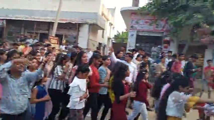 बिनौली:- बिनौली कस्बे में निकली भगवान जैन की झांकी #बागपत#उत्तर प्रदेश बिनौली