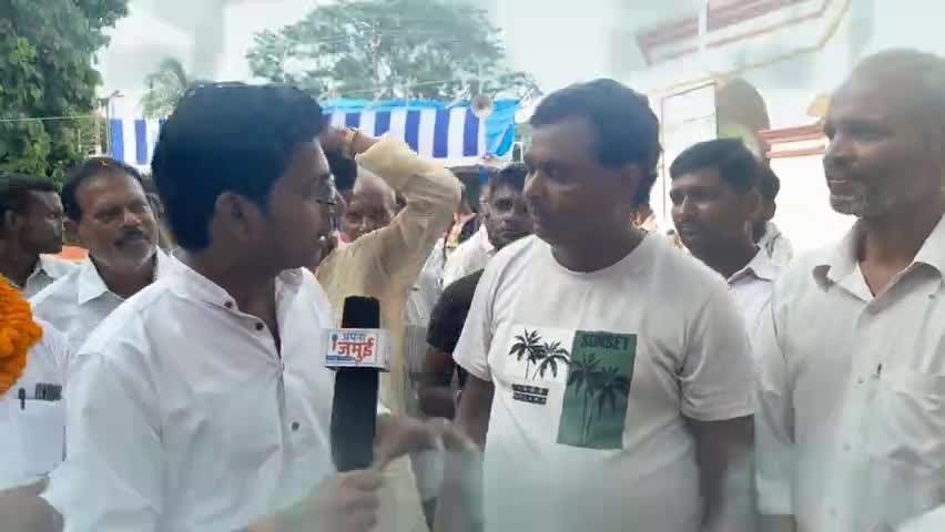 नगर का महासमर प्रारंभ... सुनिए नेता जी के बोल साथ मे विकास के बारे में क्या कह रही है वार्ड संख्या 10 की जनता
#नगरपरिषद