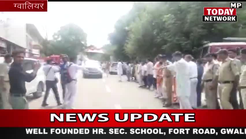ग्वालियर गिर्द: ज्योतिरादित्य सिंधिया ने केदारपुर में बनने वाली नई कॉलोनी के लिए लाभान्वित लोगों को पट्टे वितरित किए #scindia