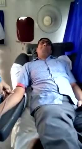 #DONATE_BLOOD_SAVE_LIFE
#REALHERO  बड़े भाई  #अतुल दुबे  0+ जी द्वारा 
 जरूरतमन्द  मरीज के लिए    हमारे निवेदन पर जिला #प्रतापगढ़  में जिला अस्पताल ब्लड बैंक  में पहुँचकर रक्तदान किया।।