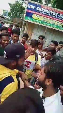 एक युवक ने  ‌#साइकिल_चुराने के लिए एक #कोचिंग_स्थान_पर_पहुंच_गया‌  #चोरी करते युवक को #पकड़ लिया कोचिंग के #विद्यार्थी