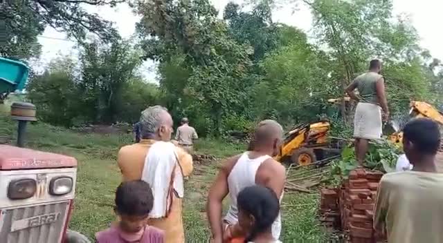 अमरपाटन: #देहात थाना #मैहर के ग्राम #कासा में #बरसात के कारण गिरा मकान
मकान गिरने से 2 महिलाएं हुई गंभीर रूप से घायल #शिव_सिंह
