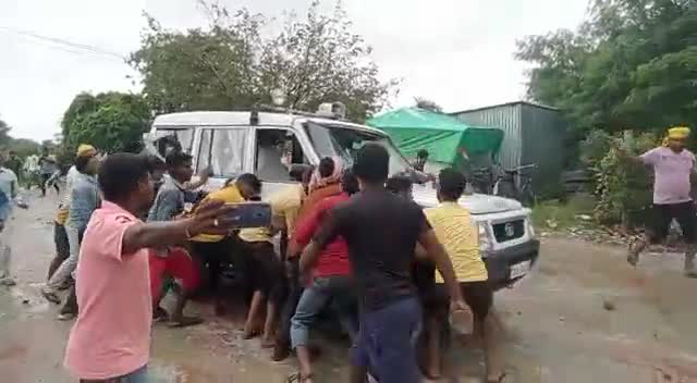###गोंडा में युवक के मौत के बाद गुस्साए लोगों