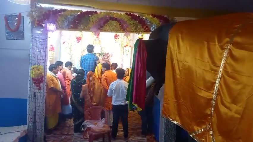 #शहर की प्रमुख श्री विश्ववकर्मा पुजा परापरिक 
विधि अनुसार शुरुआत हुआ #मोहन मिस्री जी गैरज