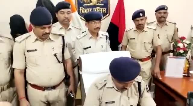 पुलिस अधीक्षक योगेंद्र कुमार ने बताया कि #बेगूसराय गोलीबारी कांड में अपराधियों ने देसी पिस्तौल से दहशत फैलाई थी।