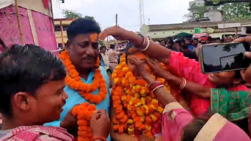 स्नेहलता देवी ने हजारों कार्यकर्ताओं के साथ गोगरी #अनुमंडल पहुंचकर वार्ड नंबर 8 वार्ड पार्षद पद पर कराएं नामांकन दाखिल
