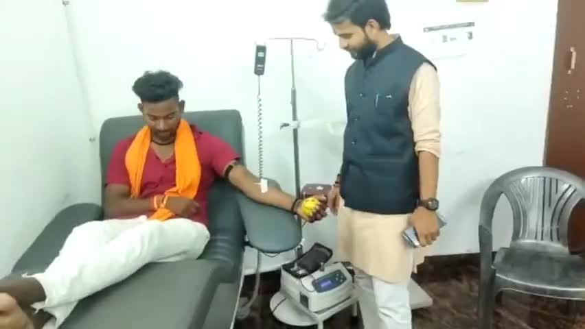 29 वां #रक्तदान - #RBSS
---
किसी की जान बचाने के उद्देश्य से #रामगढ़_बचाओ_संघर्ष_समिति द्वारा संचालित #ब्लड_डोनर_ग्रुप रामगढ़ जिला के सदस्य "देव कुमार" जी द्वारा रामगढ़ ब्लड बैंक में रक्तदान किया गया।
#blooddonorgroup