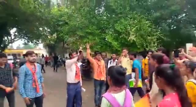 #छात्र_शक्ति #राष्ट्र_शक्ति
एक बार पुनः विद्यार्थी परिषद की जीत हुई 
 राजकीय डिग्री कॉलेज चरखारी में BA में प्रवेश हेतु 160 सीट बढ़ाई गई एवं वीर भूमि डिग्री कॉलेज महोबा में भी 160 सीट बढ़ाई गई #ABVP ❤️ #shivamgupta8055 जिन्दाबाद जिन्दाबाद