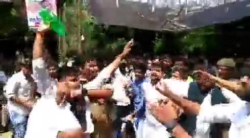 इलाहाबाद विश्वविद्यालय में 400% की फीस वृद्धि के विरोध में छात्रों का पिछले एक सप्ताह से विरोध #news24 #newsupda#news18