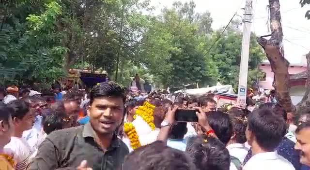 नगर परिषद,हिलसा के #मुख्य_पार्षद (अध्यक्ष)पद हेतु नामांकन के बाद जनता-जनार्दन की ओर से मिले स्नेह से अभिभूत हूँ।