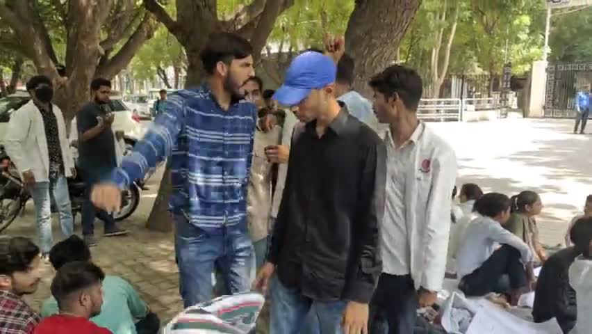 सांगानेर: दूसरे दिन भी जारी रहा धरना प्रदर्शन महात्मा गांधी मेडिकल कॉलेज जयपुर में #zeenews #patrika_news #rajsthannews #rpmc