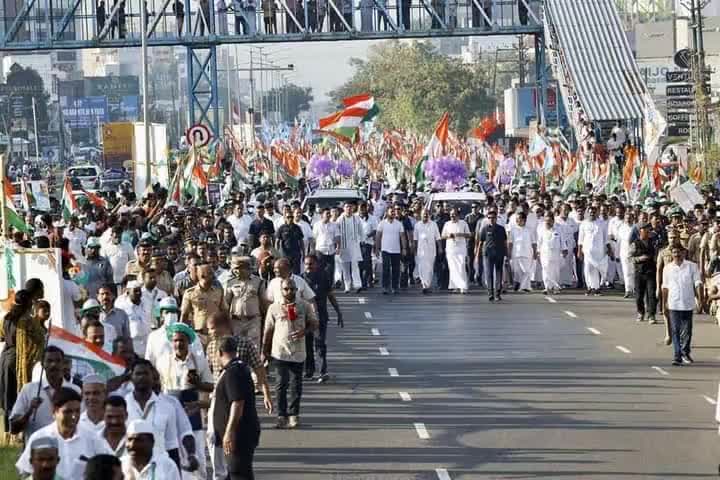 #भारत जोड़ो #यात्रा में जिस #जोश और #जज्बे के साथ #जनसैलाब उमड़ रहा है!#bharatjodayatra