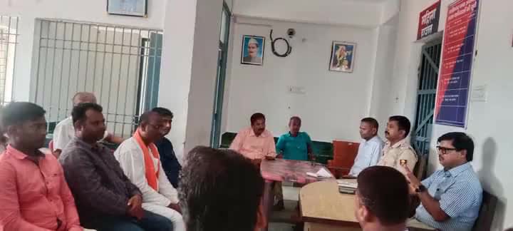 22 को #अलीनगर थाना परिसर में दुर्गा पूजा शांति समिति की बैठक में CO, BDO,थाना प्रभारी,प्रखंड के सभी जनप्रतिनिधि उपस्थित।
