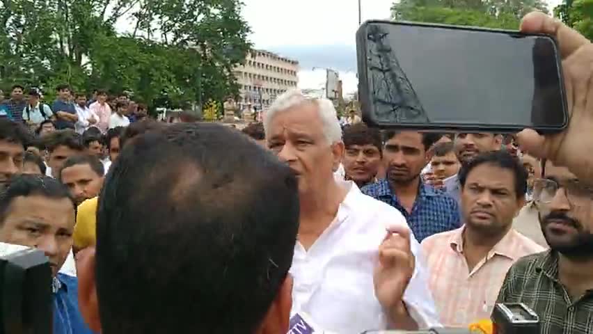 #cha #brakingnews dr kirodi lal Aaye Sahid Smark Dharne pr Sarkar se Warta  karne  ja Rhe h