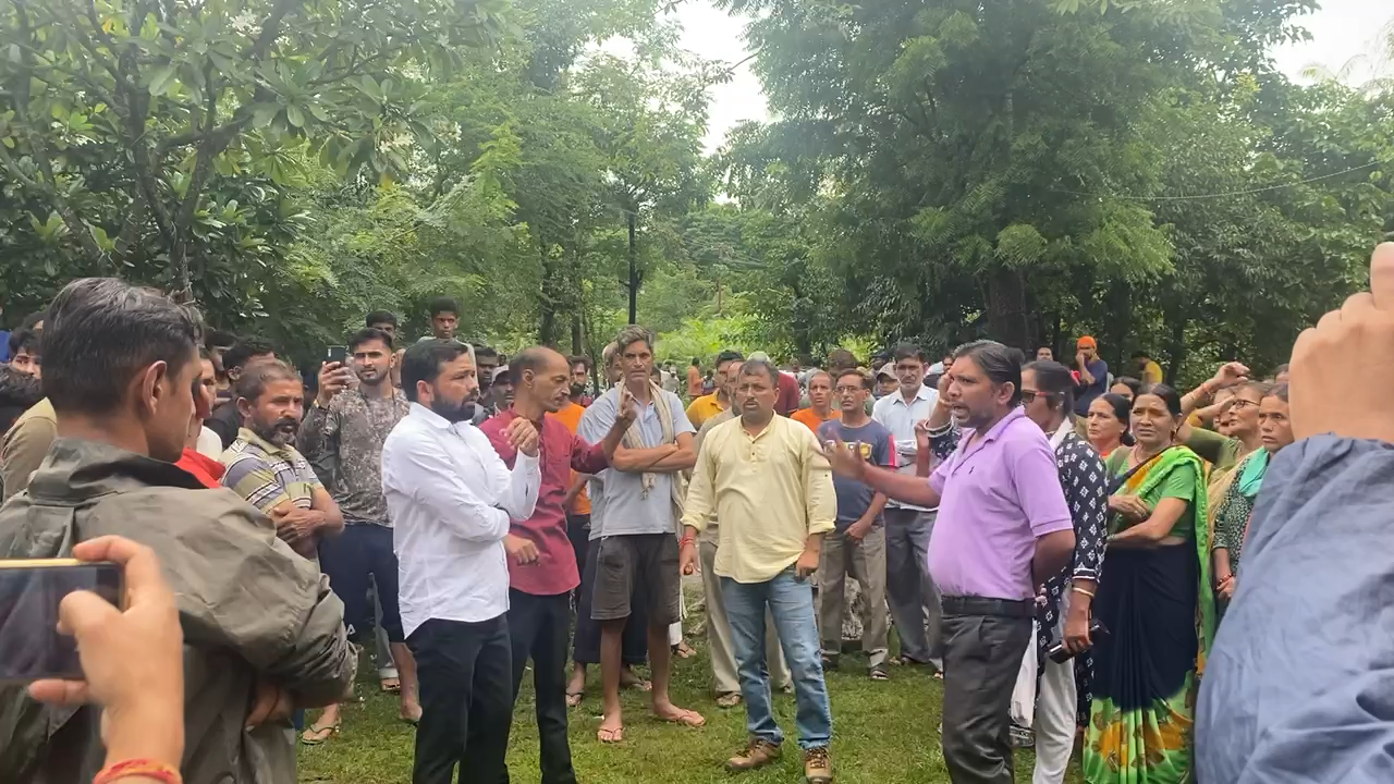 प्रदेश कांग्रेस सचिव #VikasNegi सहित ग्रामीणों ने #अंकिता_भंडारी को न्याय मिले की मांग को लेकर विरोध प्रदर्शन किया।

#justiceforankitabhandari
