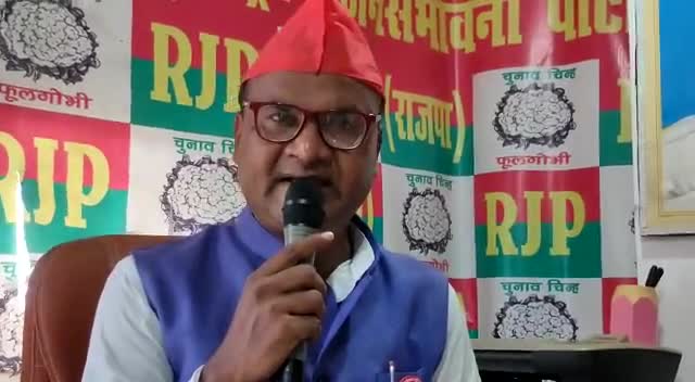 बिहार में बिहार सरकार के द्वारा पूर्ण शराबबंदी किया गया है जो बिल्कुल के बिल्कुल फेल है बिहार में होम डिलीवरी के द्वारा शराब बेचा जाता है शासन प्रशासन देखते रह जाती है l #upendra साहनी राष्ट्रीय अध्यक्ष#