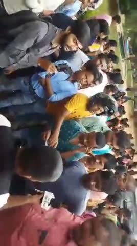 सुमित्रा स्मारक सेवा संस्थान द्वारा फर्जीवाड़ी तरीके से यहां के जनता के साथ धोखा हुआ है।
#रामगढ़  #रामनगर