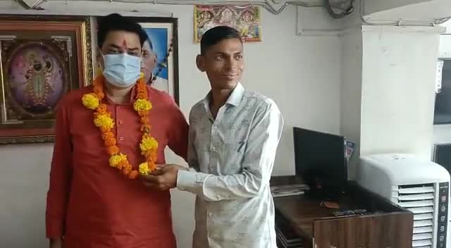अंता नगर पालिका के पालिका उपाध्यक्ष चंद्रप्रकाश मीणा के कस्बे के जनप्रतिनिधि ने किया स्वागत सत्कार #anta#baran