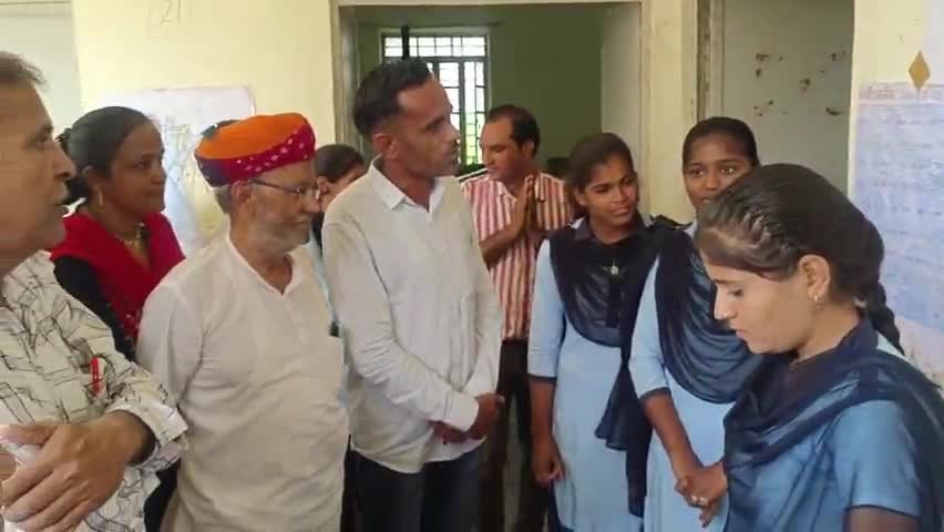 नागौर के संखवास के सरकारी स्कूल में किशोरी बाल मेले का आयोजन।
#kishori_bal_mela #project