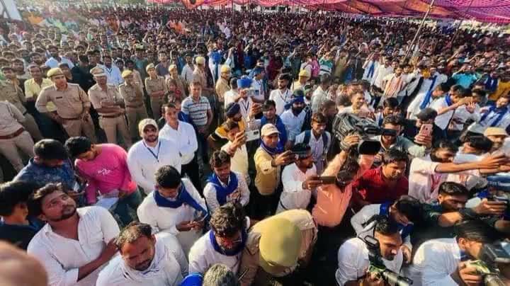 #ज़िन्दगी का ज़िन्दगी से ये वास्ता ज़िन्दा रहे।
    #हम रहें जब तक हमारा ये हौसला भी ज़िन्दा रहे।          #भीम आर्मी चीफ बड़े भाई चंद्र शेखर आजाद जी के बिलारी आगमन पर उमड़े जन सैलाव को संबोधित किया। मुरादाबाद टीम का दिल की गहराई से शुक्रिय