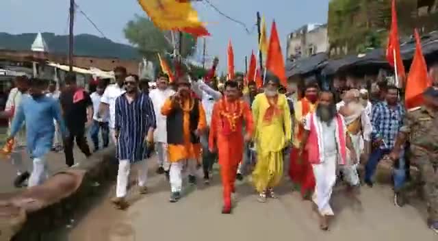साधु संतों के सानिध्य में भगवान #कामतानाथ के मुखारबिंद से निकली #नारायण त्रिपाठी की धर्मयात्रा।प्रभू श्री राम की