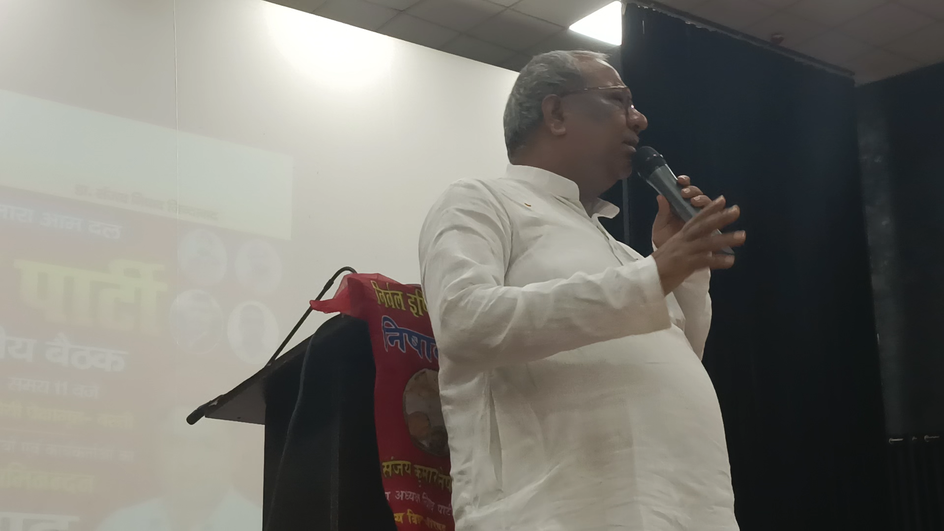 निषाद पार्टी राष्ट्रीय अध्यक्ष एवं कैबिनेट मंत्री महामना माननीय डॉ संजय कुमार निषाद जी
#निषाद_पार्टी 
#nishadparty