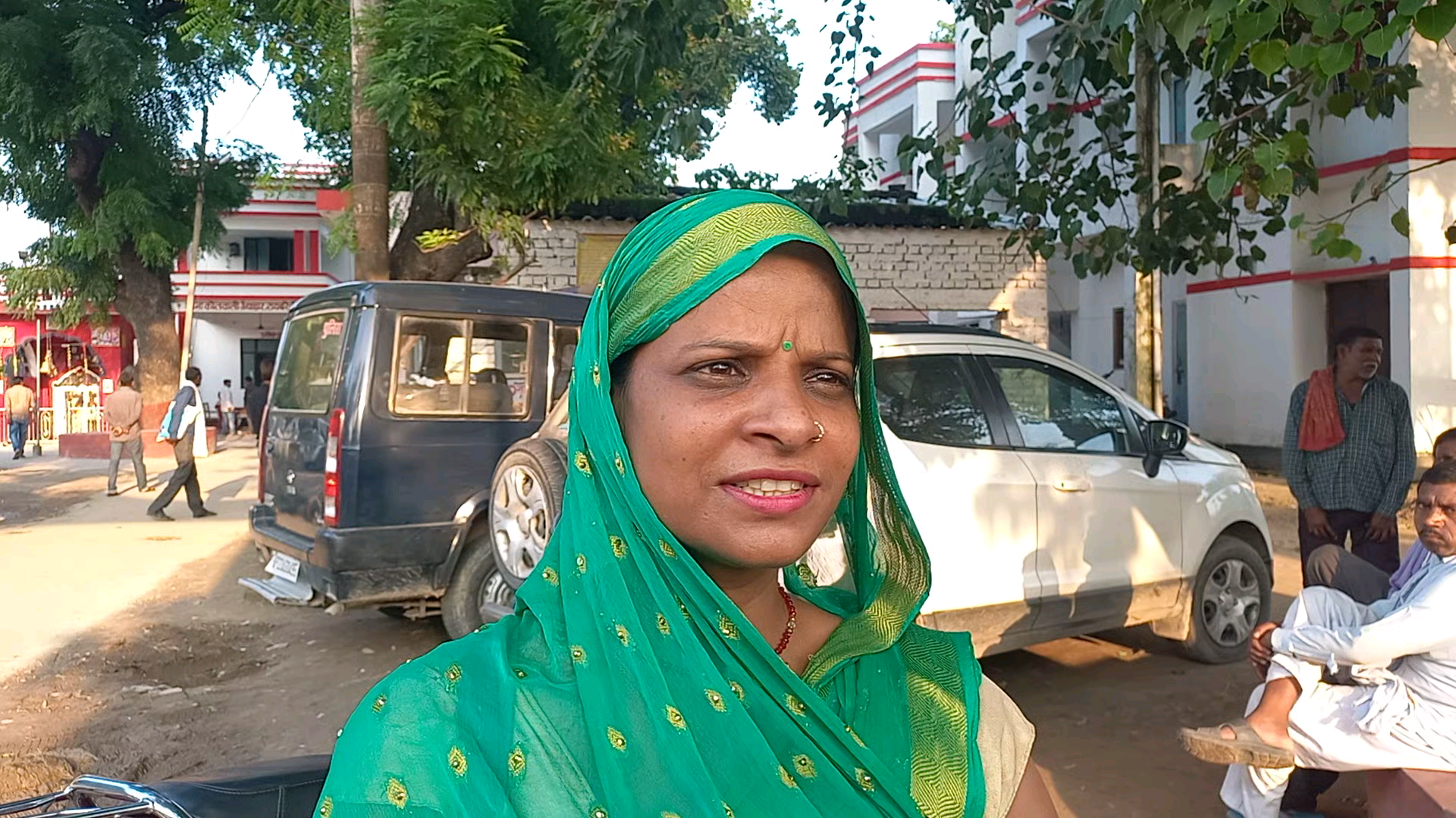 ऊंचाहार: रायबरेली-महिला को सचिवालय में नौकरी दिलाने के नाम पर की साढ़े छह लाख की ठगी,,,,,
रिपोर्ट #सागर #तिवारी