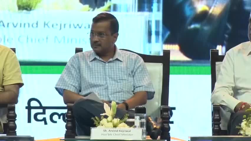 😱ये वीडियो ज़रूर देखिए।दिल्ली के स्कूलों में पढ़ाए जा रहे देशभक्ति पाठ्यक्रम का बच्चों पर क्या असर हो रहा है। #hdnews