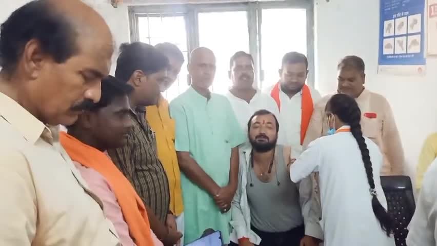 सेवा पखवाड़ा के तहत #कोविड #टीकाकरण कार्यक्रम में #सांसद रमापतिराम त्रिपाठी के साथ रहा।