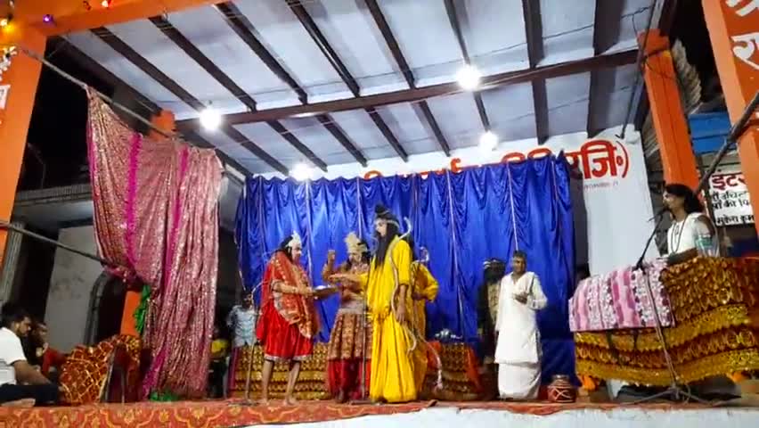 रामलीला में आठवे दिवस पर श्रीराम सुग्रीव मित्रता, बाली वध, अंगद युवराज की लीला हुई
#rammndir 
#ramayana 
#news_rajastan