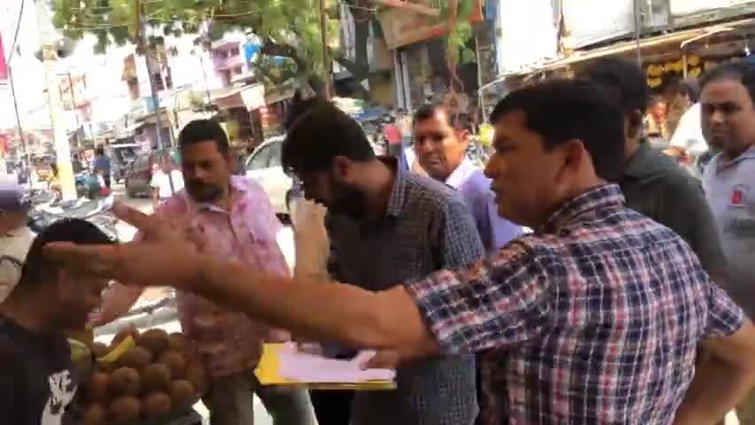 दिनेशपुर- अतिक्रमण पर चला प्रशासन का डंडा #nagarpanchayatdineshpur #atikraman #notice #executiveofficernagar panchayat