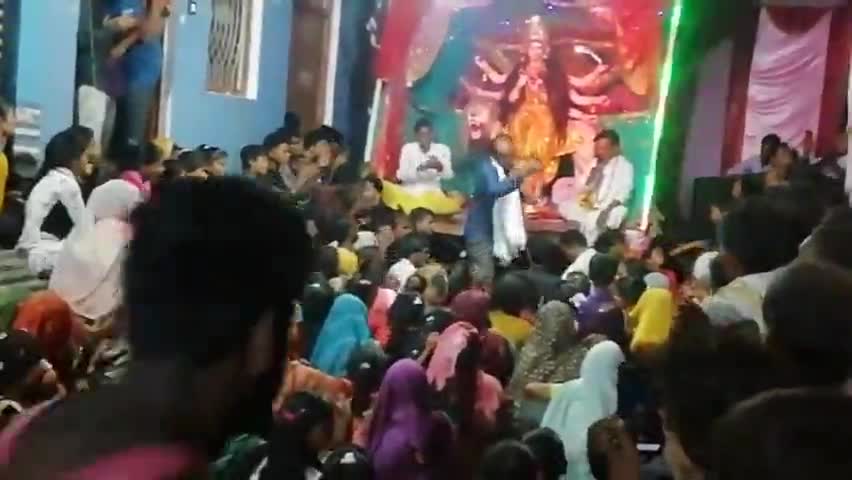 रैपुरा: ग्राम पंचायत बम्होरी में माँ के कीर्तन में आती है बहुत भीड़ बुंदेली मे होता है कीर्तन. #दुर्गापूजा #कीर्तन