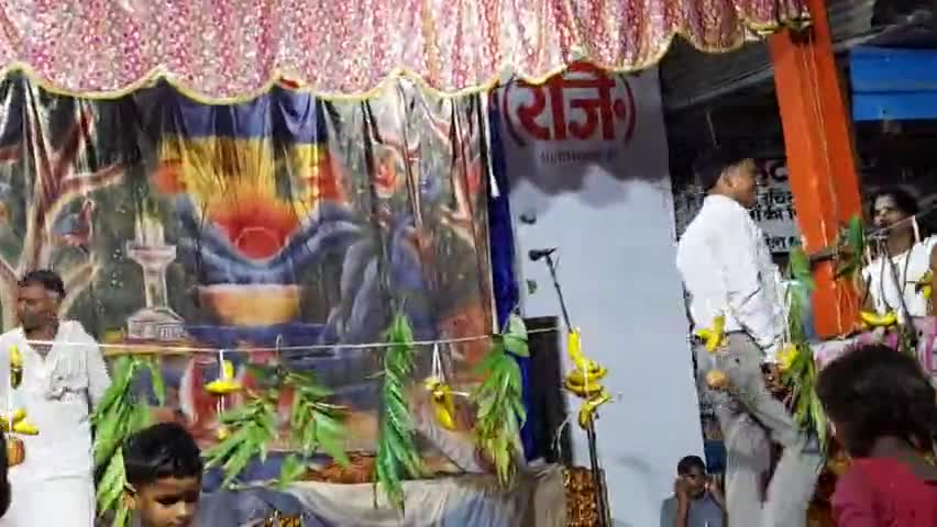 रामलीला में नवमे दिवस पर  सीता की खोज,  लंका दहन की लीला हुई
#rammndir 
#ramayan 
#newsnt24 
#headlines