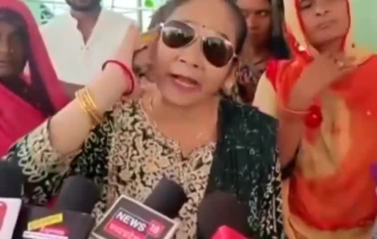#पथरिया विधायक #राम_बाई का एक और #वीडियो आया सामने, मीडिया से चर्चा में #कलेक्टर पर साधा निशाना, कहा कैसे-कैसे भूतों को
