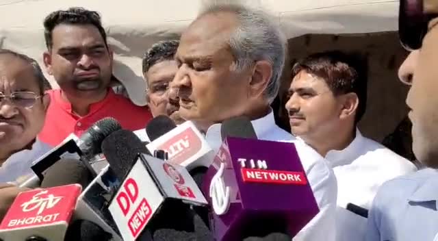 #राजस्थान में चल रहे राजनीतिक घटनाक्रम के बीच मुख्यमंत्री #AshokGehlot ने एक बार फिर #बीकानेर में क्या कहा- ?