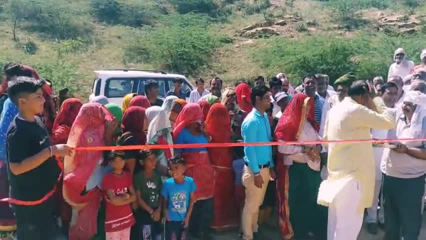 गोठड़ा की ढाणी मूलचंद मेघवाल में हुआ सड़क का उद्घाटन, सैकड़ों ग्रामीण रहे मौजूद #jhunjhnu #khetri #khetrinews #roadnews