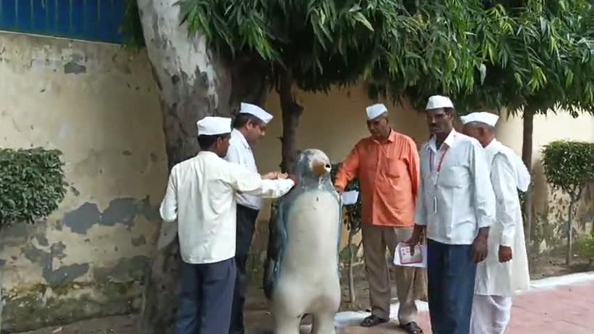 #भ्रष्टाचार मुक्ति #अभियान ने आज #गांधी जयंती के #अवसर पर गांधी जी की #प्रतिमा का #माल्यार्पण कर चलाया #स्वछता #अभियान