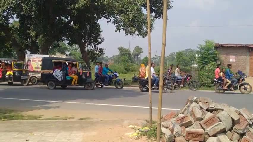 #नगर_परिषद सदस्य एवं #वार्ड_परिषद सदस्य के चुनाव प्रचार में लगे स्थानीय प्रत्याशी।