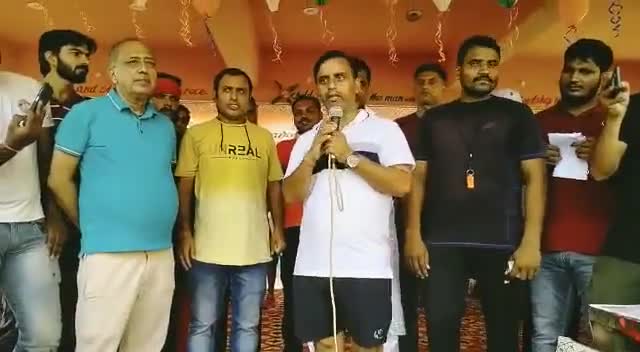 बेनीपट्टी: मिथिला मैराथन दौड़ में मुख्य अतिथि के रूप में प्रखंड विकास पदाधिकारी #बेनीपट्टी ने खेल के महत्व के बारे में जानकारी दी.