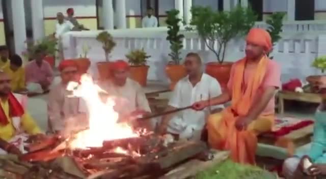 महाराजगंज: गोरखपुर स्थित Gorakhnath Mandir में नवरात्र की पूजा करते गोरक्षपीठाधीश्वर एवं मुख्यमंत्री आदरणीय MYogiAdityanath जी!!

#नवरात्रोत्सव #YogiAdityanath #BJP
#Gorakhpur #GorakhnathMandir
