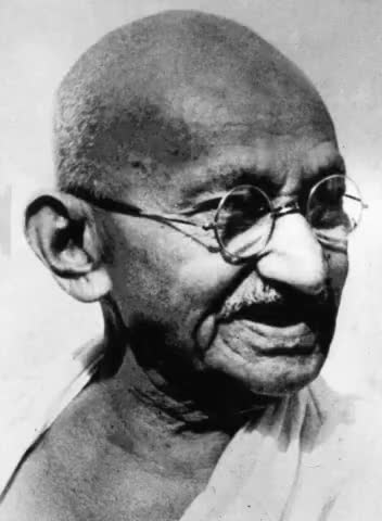 स्वतंत्र, सक्षम, समृद्ध और आत्मनिर्भर भारत के लिए अपने सर्वस्व सुख को समर्पित कर देने वाले सत्य और अहिंसा के पुजारी राष्ट्रपिता महात्मा गांधी की जयंती पर उनको सादर नमन। बापू के विचारों से ही भारत सुंदर बना हुआ है।

#MahatmaGandhiji